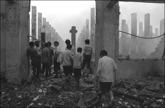 Manifs - Demonstrations . 14